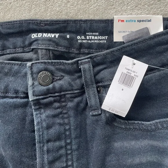 Women’s Old Navy Jeans - Picture 2 of 4